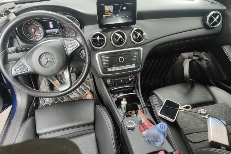 Used Mercedes-Benz GLA 2017 GLA 200 Sport Edition Center Console