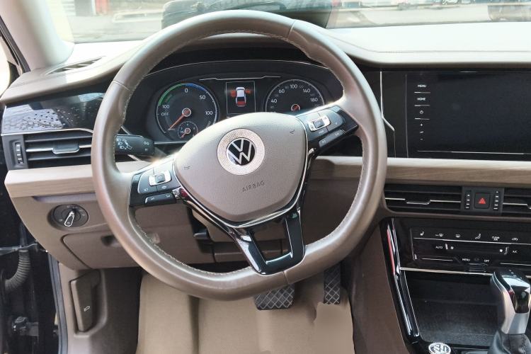 Used Volkswagen Passat New Energy 2020 430 PHEV Hybrid Luxury Edition China VI Standard Steering Wheel