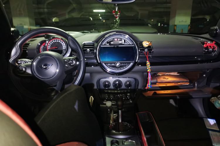 Used MINI JCW CLUBMAN 2018 2.0T JOHN COOPER WORKS ALL-IN Center Console