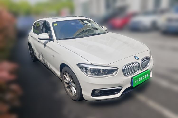 Used BMW 1 Series 2016 118i Leading Model Front Right 45 Deg