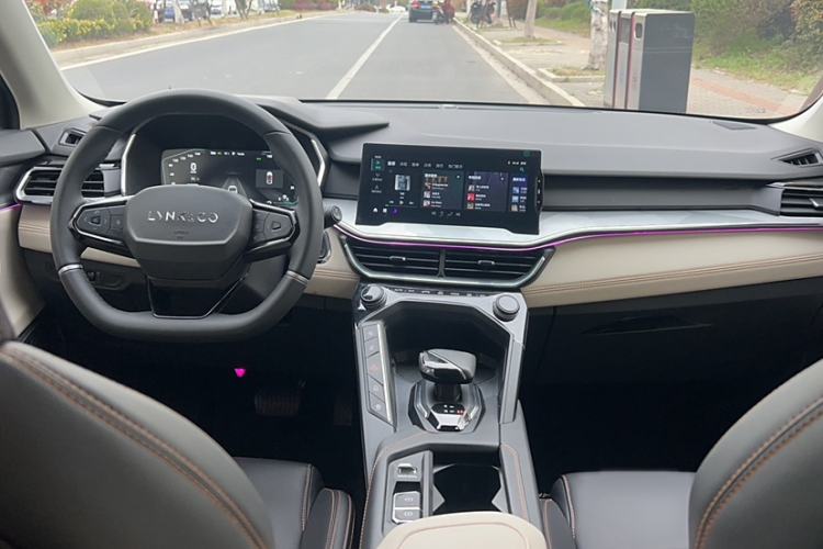 Used Lynk & Co 06 EM-P 2022 PHEV 84 km Range Pro Version
