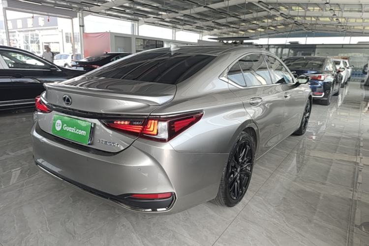 Used Lexus ES 2021 300h F SPORT
