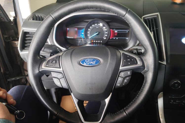 Used Ford Edge 2016 EcoBoost 245 Four-Wheel Drive Titanium Edition 7-Seater
