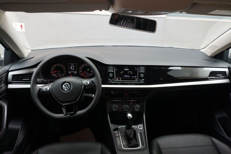 Used Volkswagen Lavida 2018 1.5L Automatic Comfort Edition China V Standard Center Console