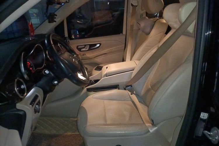 Used Mercedes-Benz V-Class 2017 V 260 L Prestige Extended Edition Left Front Seat