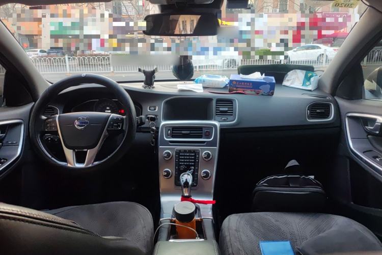 Used Volvo S60 2016 S60L T3 Smart Drive Edition Center Console