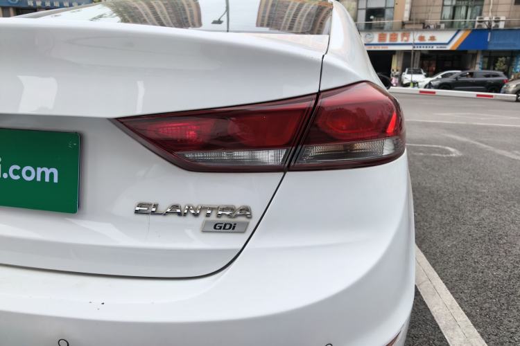 Used Hyundai Elantra (6th Generation / Lingdong) 2016 1.6L Automatic ZhiXuan – Elite Version Right Rear Taillight