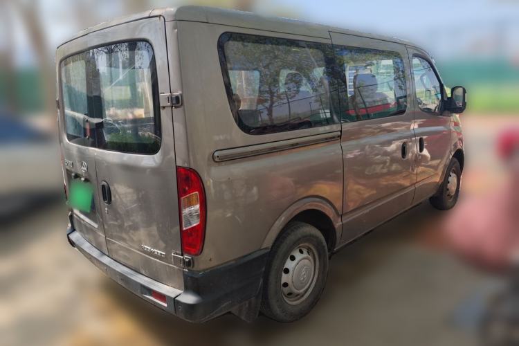 Used SAIC MAXUS Xintu V80 2016 2.5T Manual Aoyuntong National V Short Wheelbase Low-Roof 6-Seater Rear Right 45 Deg