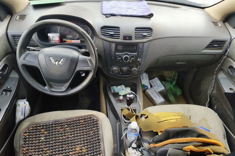 Used Wuling Hongguang 2014 1.5L Base Version
