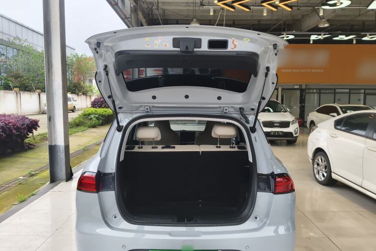 Used Wuling Bingo PLUS 2024 330 km Range Five-Seater Version Trunk