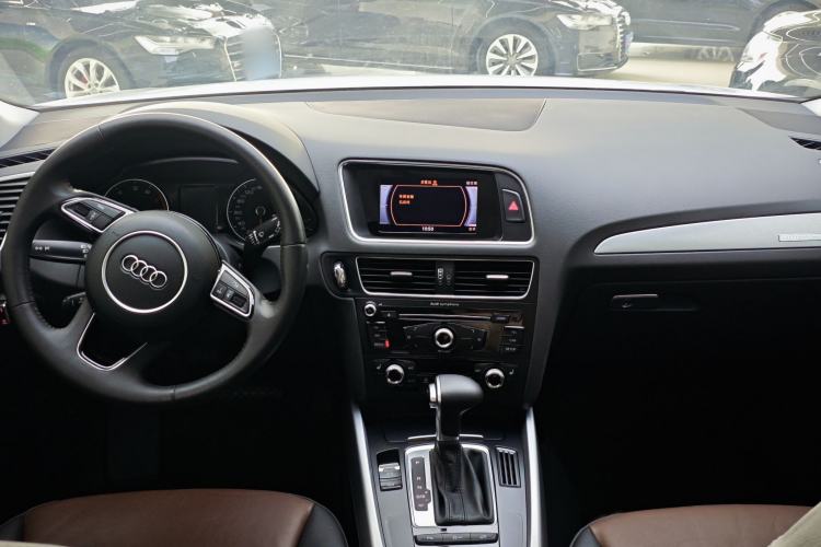 Used Audi Q5 2016 40 TFSI Technology Edition Steering Wheel