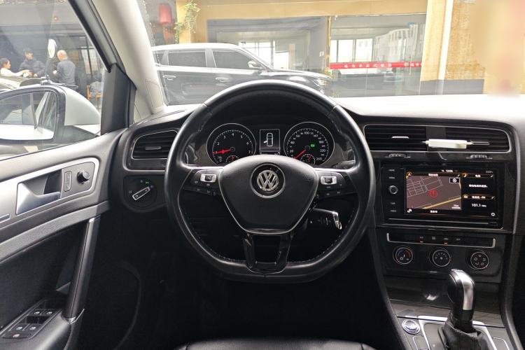 Used Volkswagen Golf 2019 200TSI DSG Comfort & Ambition Edition China VI Standard Steering Wheel
