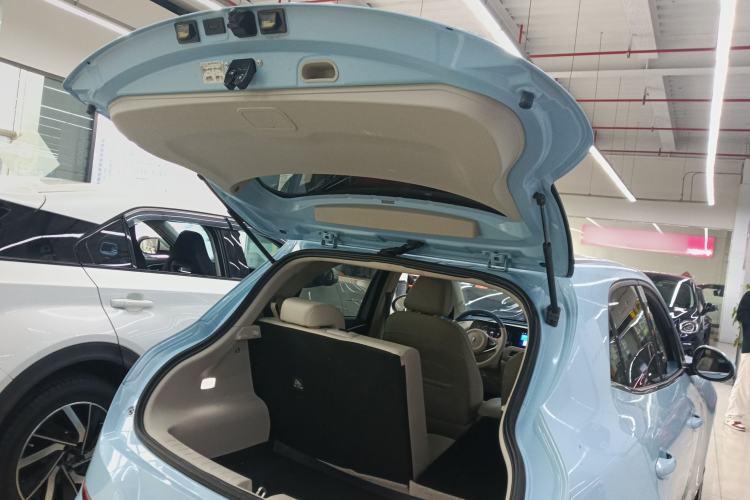 Used ORA Good Cat 2022 400km Standard Range Luxury Version Lithium Iron Phosphate Trunk