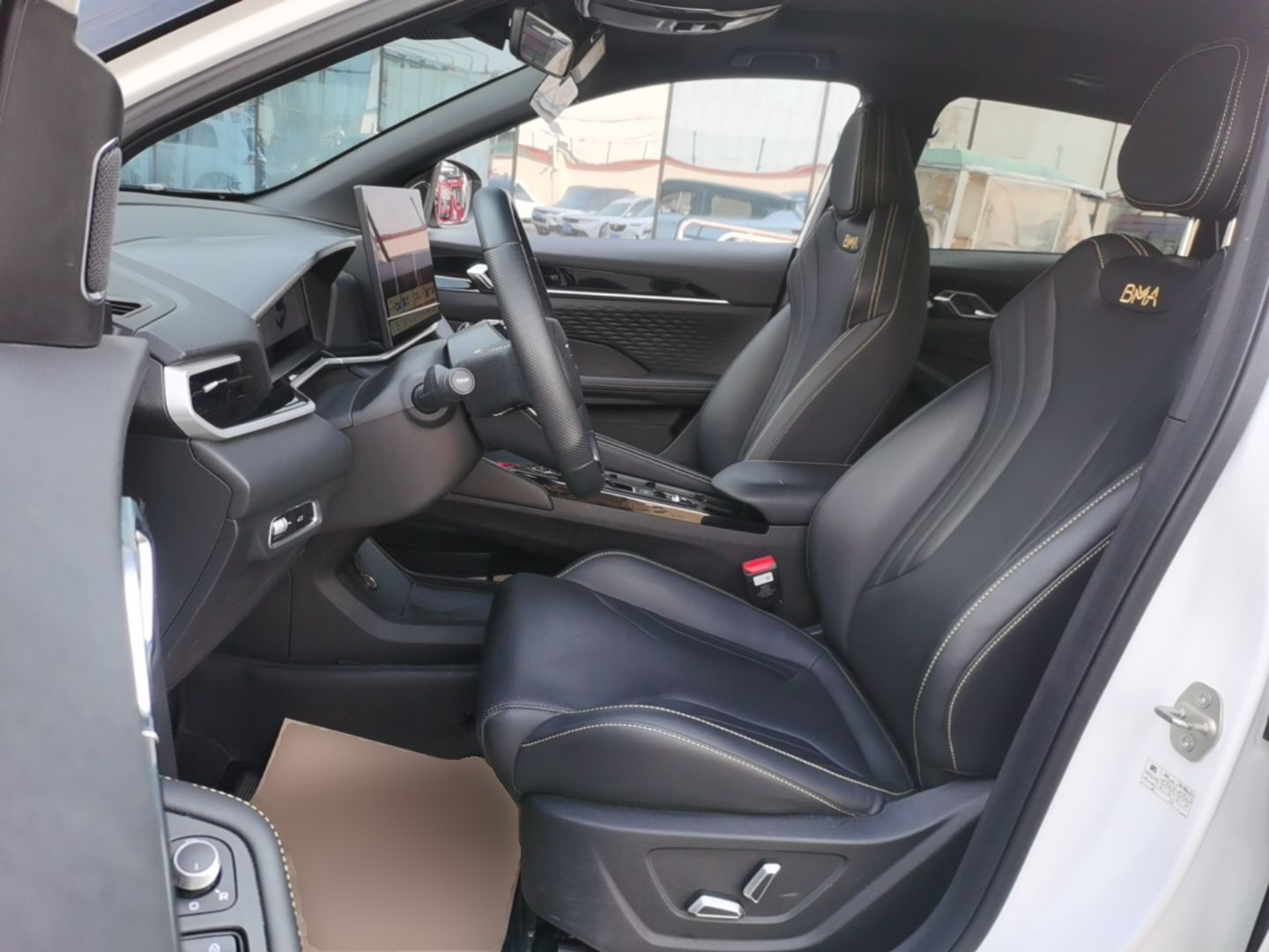 Geely Auto Coolray 2025 Bin Yue L 1.5T DCT Starlight Edition — снимка 17