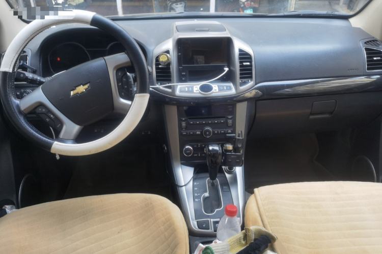 Used Chevrolet Captiva 2015 2.4L 4x4 Flagship Edition 7-Seater