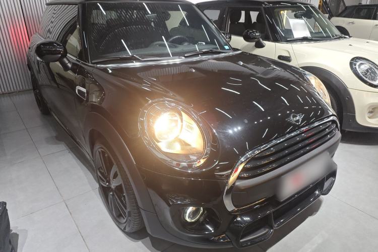 Used MINI 2021 1.5T Three-Door Sharp Edition Front Right 45 Deg