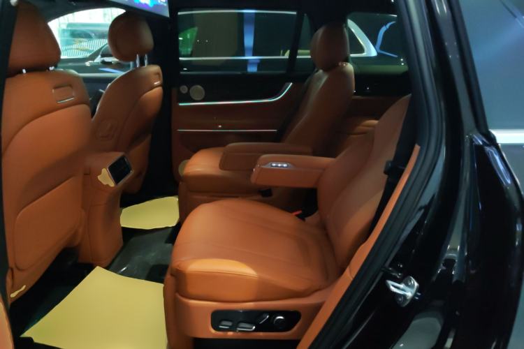 Used Hima AITO M9 2025 Extended-Range Ultra Version 52 kWh 6-Seater Left Rear Seat