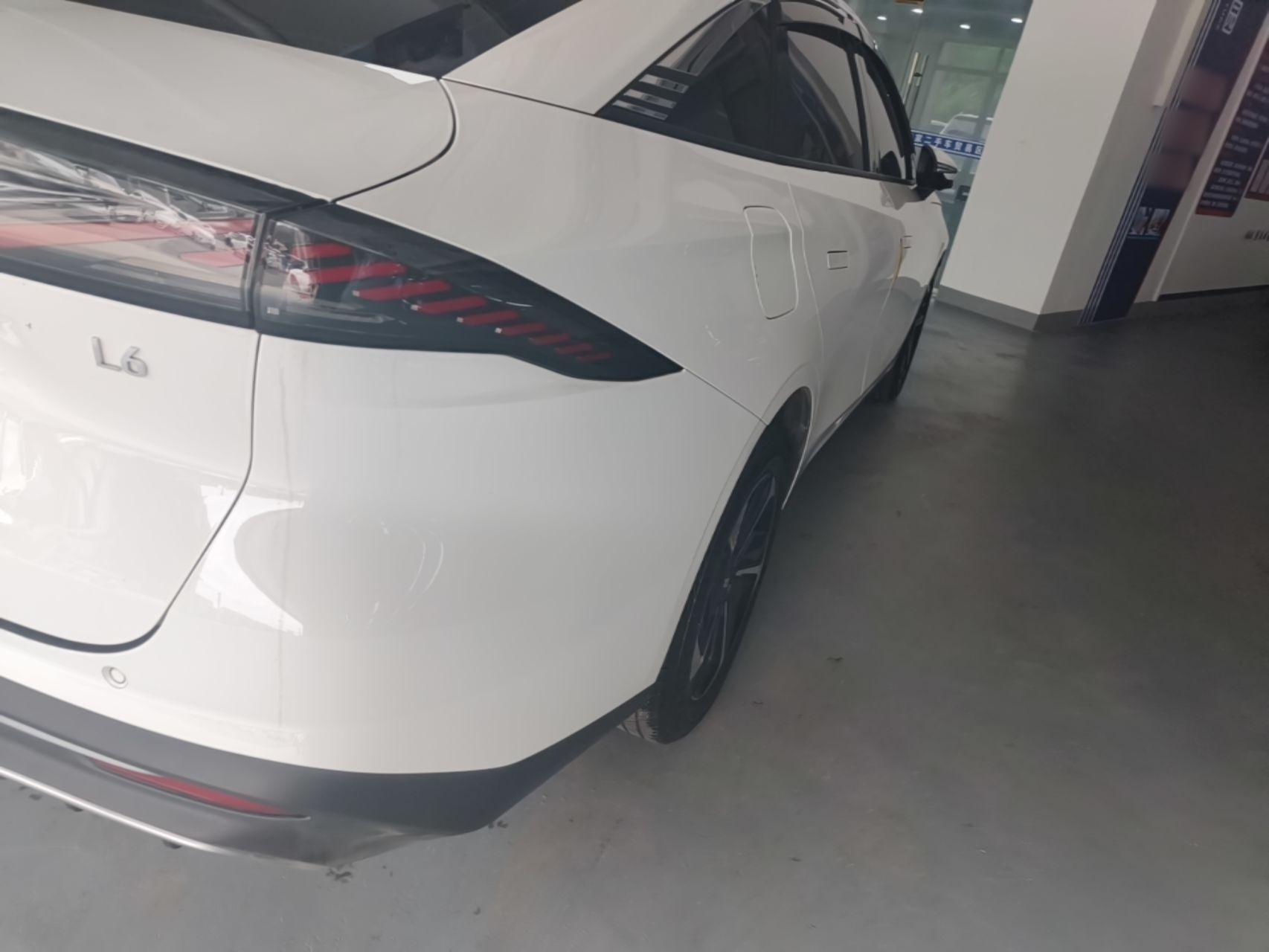 Geely Galaxy L6 2024 125km PLUS Dragon Edition — снимка 9