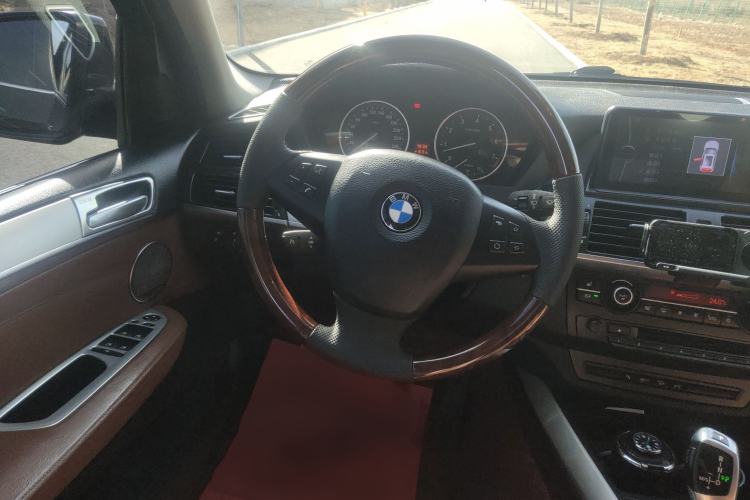Used BMW X5 2011 xDrive35i Leading Model Steering Wheel