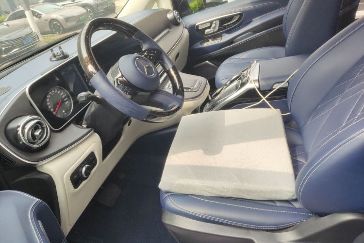 Used Mercedes-Benz Vito 2024 2.0T Elite Version 7 Seats Left Front Seat