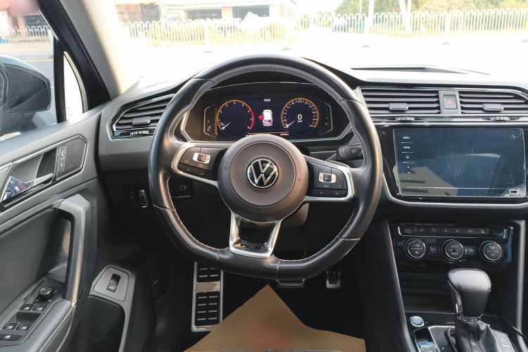Used Volkswagen Tiguan L 2021 330TSI Automatic Two-Wheel Drive R-Line Enhanced Edition
