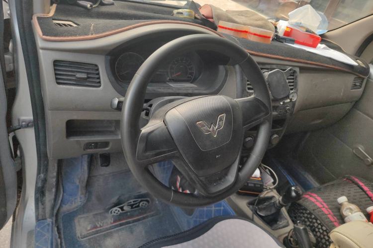 Used Wuling Rongguang V 2019 1.5L Window-Sealed Utility Model China VI LAR Steering Wheel