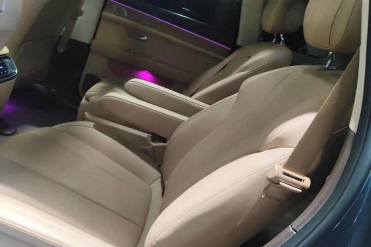 Used Hima AITO M7 2024 1.5T Intelligent Driving 4WD Ultra Version 6 Seats Left Rear Seat