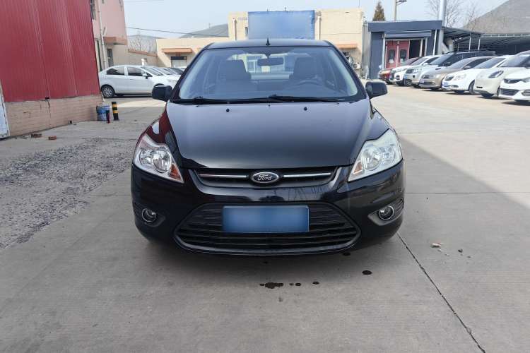 Used Ford Focus 2013 Sedan Classic 1.8L Manual Base Model