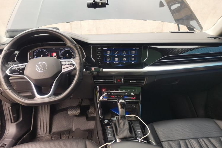 Used Volkswagen Passat 2022 330TSI Starry Luxury Edition Center Console