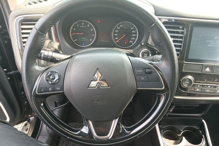 Used Mitsubishi Outlander 2018 2.0L Two-Wheel Drive Glory Edition 5 Seats