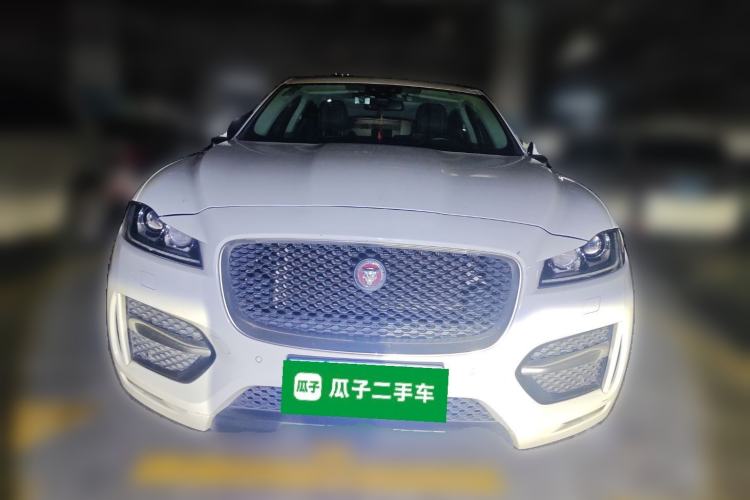 Used Jaguar F-PACE 2016 2.0T Two-Wheel-Drive R-Sport Sport Edition
