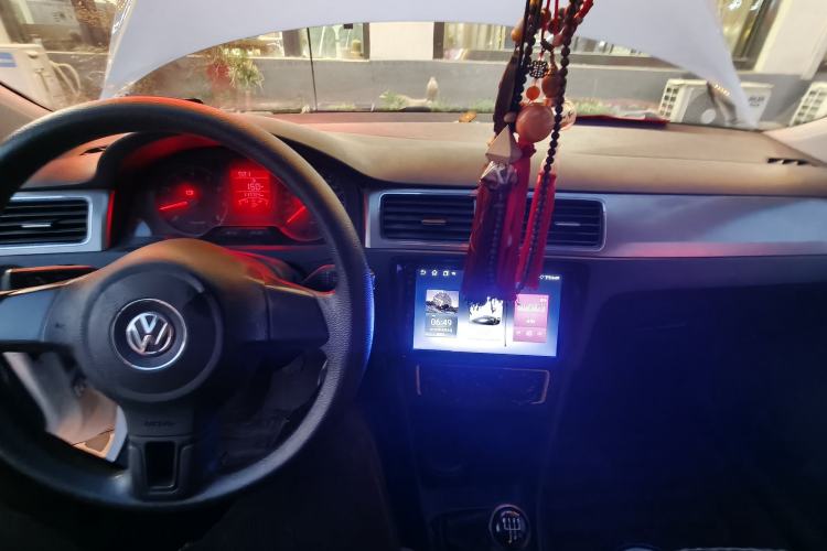 Used Volkswagen Santana 2015 1.6L Manual Comfort Edition
