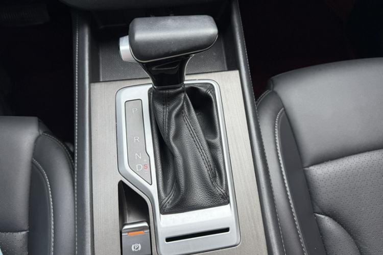 Used CHANGAN CS35PLUS 2019 1.4T DCT Chuanlian Blue Whale Edition Gear Lever