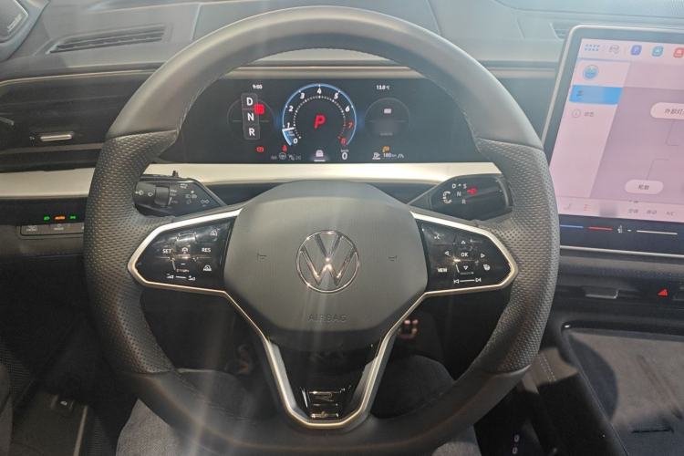 Used Volkswagen Teramont 2025 Tiguan Pro 450TSI Four-Wheel Drive Summit Edition
