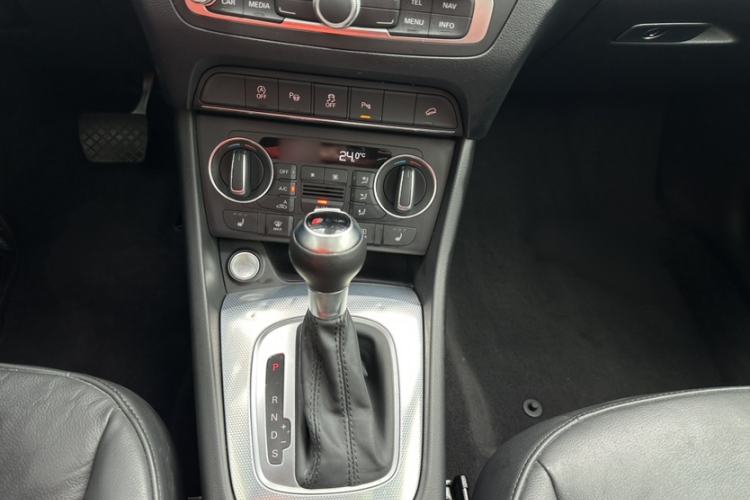 Used Audi Q3 2016 35 TFSI quattro all-wheel-drive style model Gear Lever