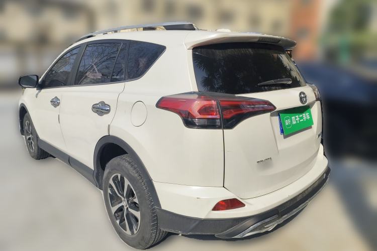 Used Toyota RAV4 2016 2.0L CVT Two-Wheel Drive Fashion Edition China V Standard