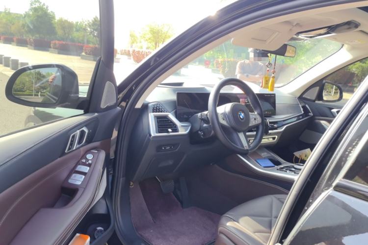 Used BMW X5 2023 xDrive 30Li Luxury M Sport Night Edition Package Driver Seat