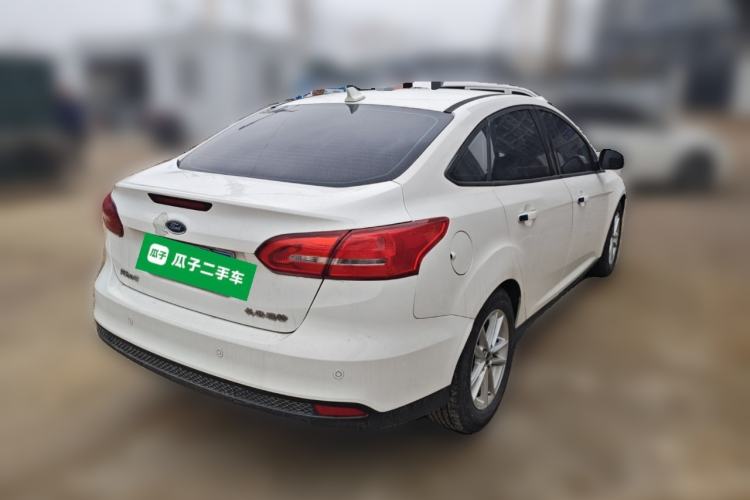 Used Ford Focus 2015 Sedan 1.6L Manual Fashion Edition