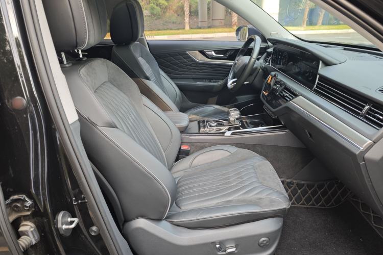 Used Hongqi HS5 2022 Facelifted Version 2.0T Smart Connect Flagship All-Wheel-Drive Edition
