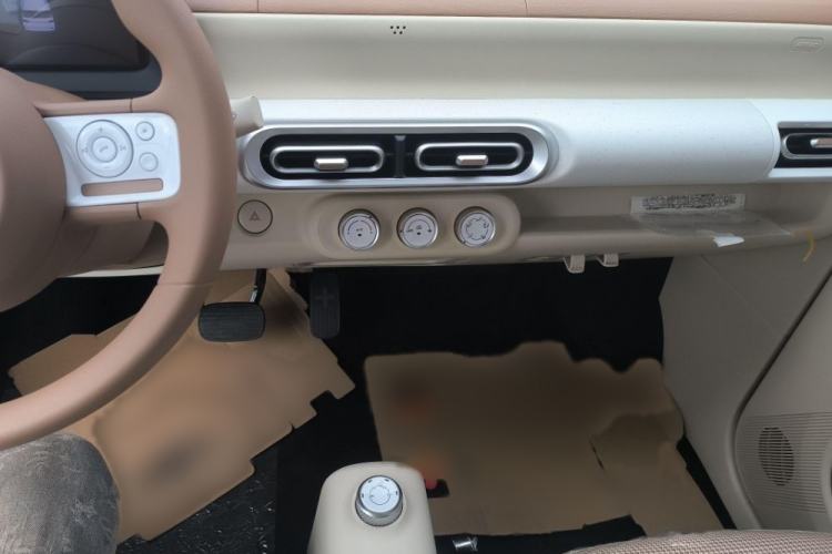 Used Wuling Hongguang MINIEV 2024 3rd Generation 215km Youth Edition Interior 3