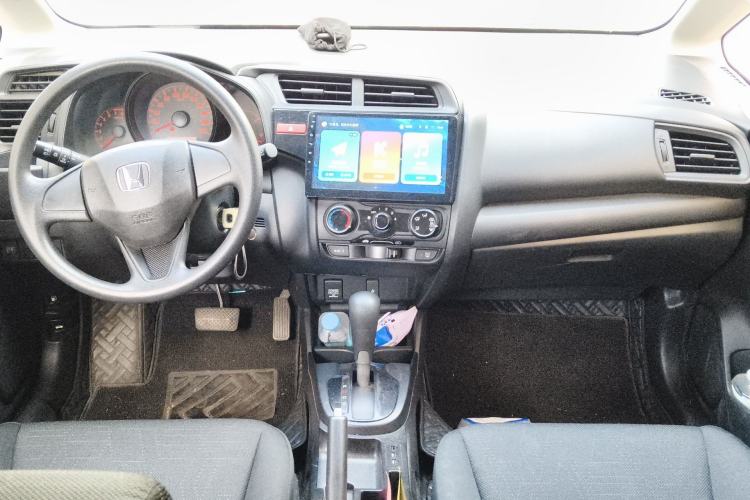 Used Honda Fit 2016 1.5L LX CVT Comfort Model Center Console