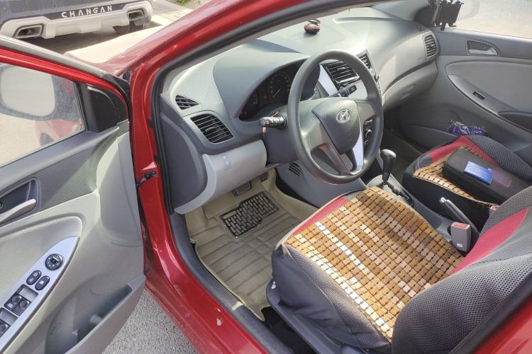 Used Hyundai Verna (older generation) 2014 1.4L Automatic Smart GLS Driver Seat