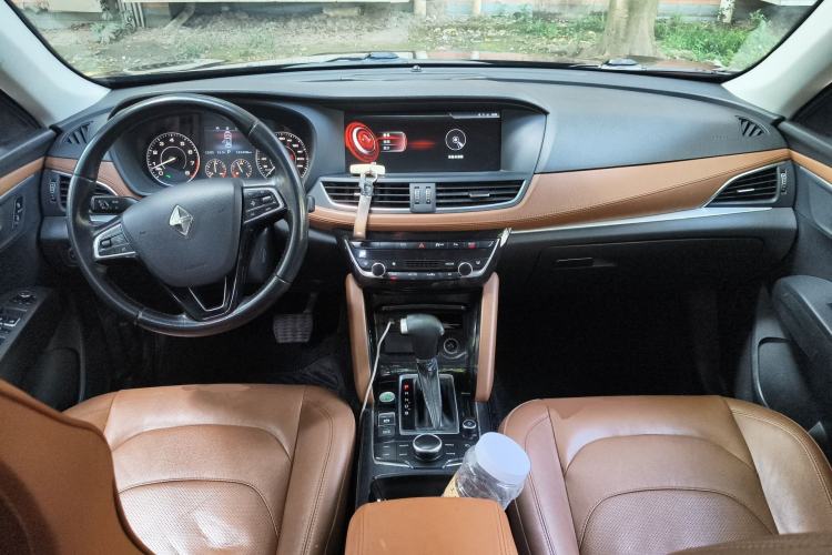 Used BORGWARD BX7 2016 28T Two-Wheel Drive Luxury Version 5 Seats
