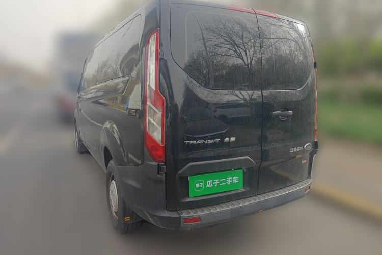 Used Ford Transit 2020 2.0T Diesel Multi-Function Commercial Vehicle Mid-Chassis Low-Roof Design with Dual Rear Doors Meeting China VI Emission Standards
