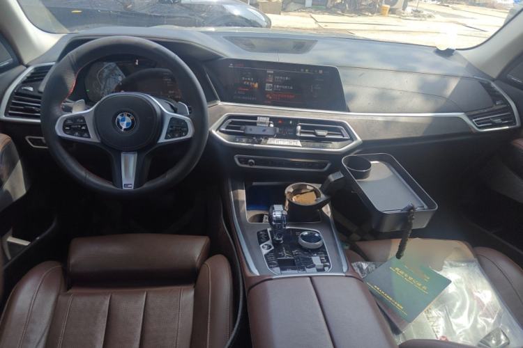 Used BMW X5 2021 xDrive40i Luxury Model with M Sport Package Center Console