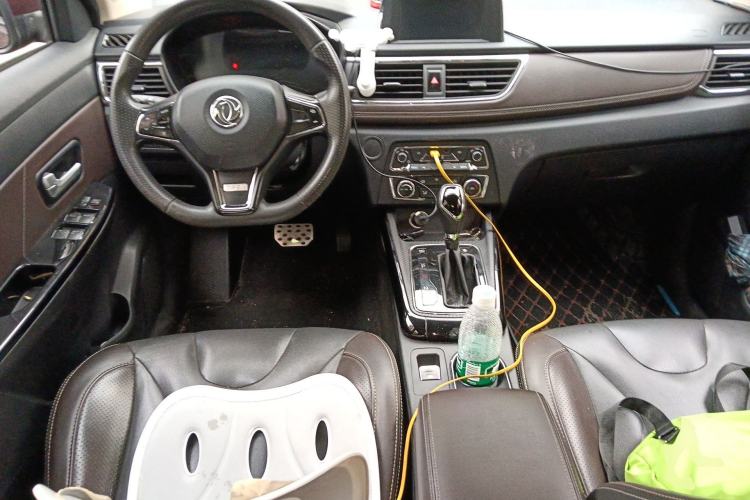 Used Dongfeng Fengon 370 2018 S370 1.5L CVT Luxury 7-Seater Center Console