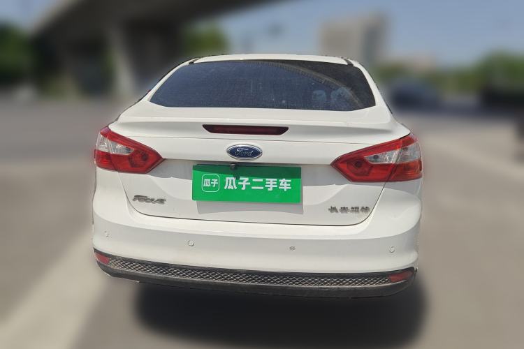 Used Ford Focus 2012 Sedan 1.6L Manual Comfort Model
