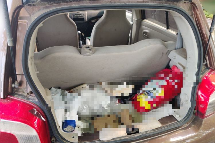 Used Venucia R30 2014 1.2L Manual Enjoyment Edition Trunk