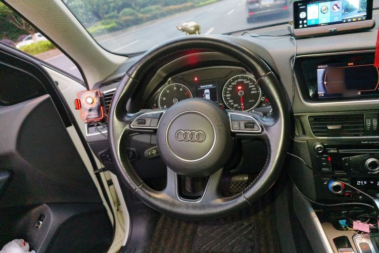 Used Audi Q5 2017 40 TFSI Technology Edition Steering Wheel