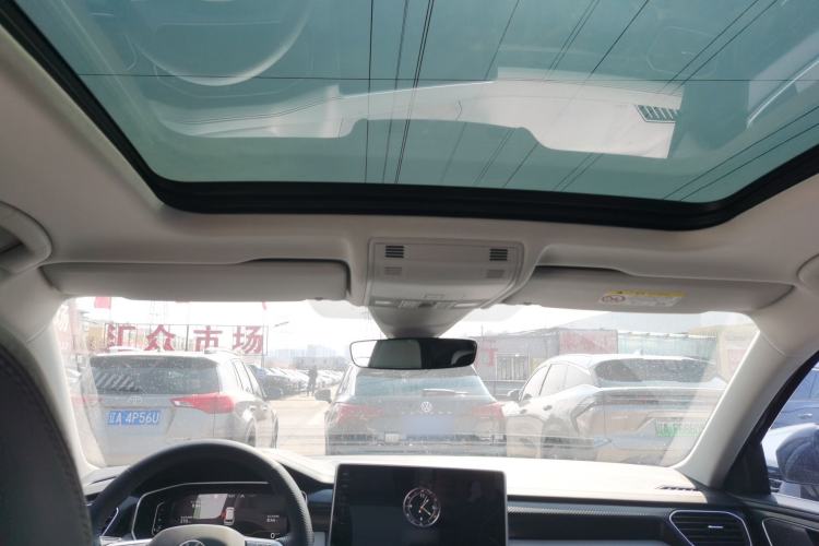 Used Volkswagen Tayron 2024 300TSI Two-Wheel-Drive Luxury Plus Advanced Version Headliner